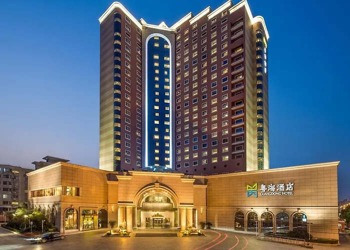 Guangdong Hotel Shanghai - Free Self-Service Laundry