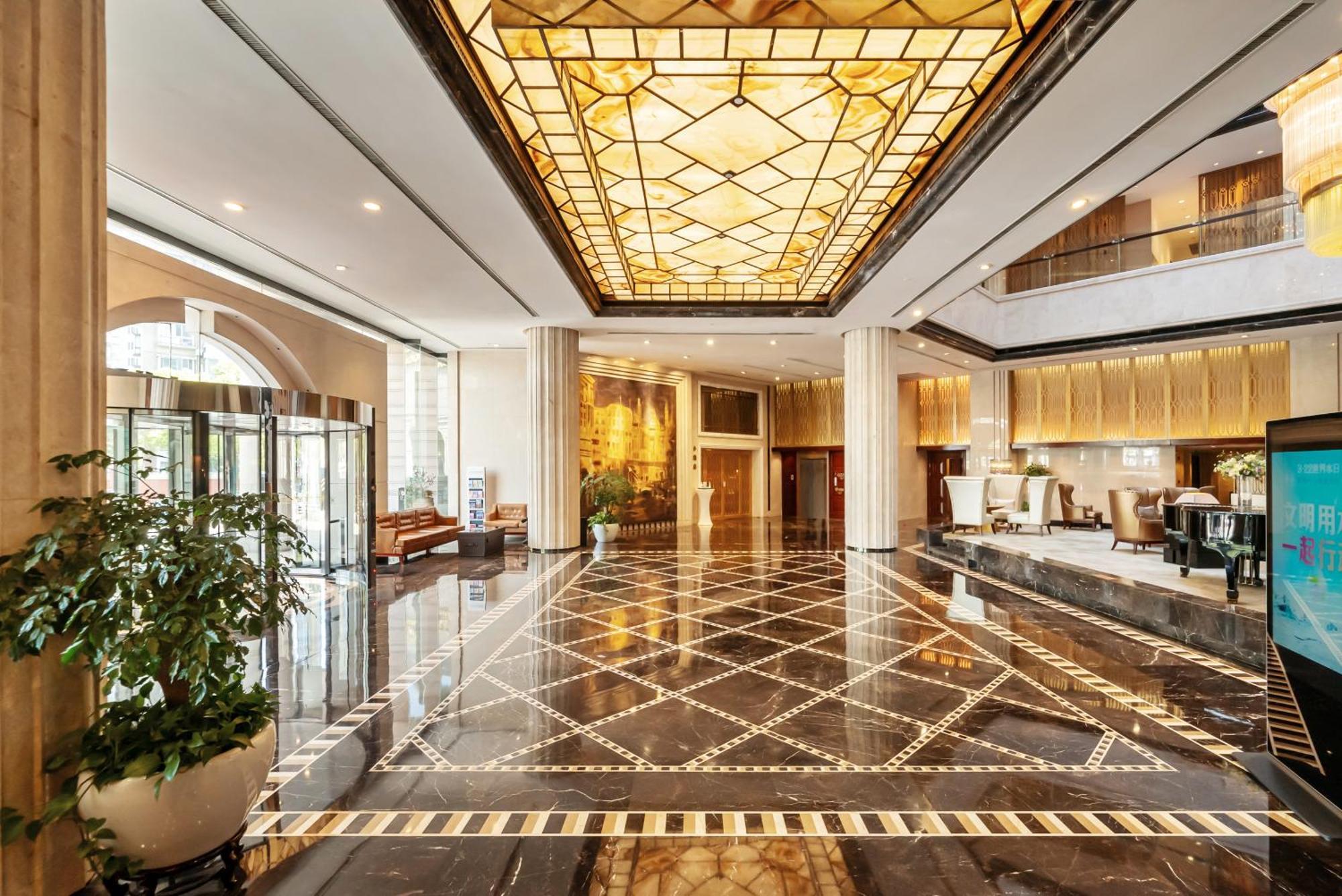 Hotel Guangdong - Free Self-service Laundry 5*